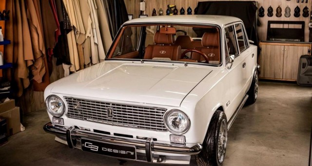 Chiêm ngưỡng xế cổ Lada 50 tuổi duy nhất một chiếc trên thế giới: Sedan mang phong cách xe sang Bentley